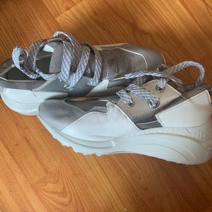 Steve Madden cliff tennis shoes